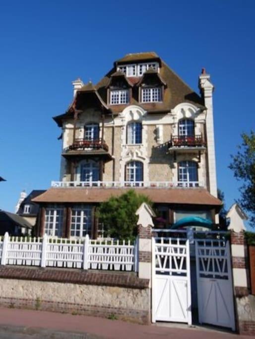 Les Embruns - Le Balcon - 2Eme Etage Lägenhet Deauville Exteriör bild